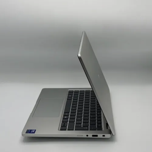 Dell Pro 13 Plus / Ultra 5 235U vPro / 16 Go DDR5 / 512 Go SSD / 13.3 FHD+