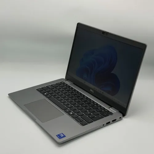 Dell Latitude 5350 / Ultra 5 125U / 16 Go DDR5 / 512 Go SSD / 13.3 FHD