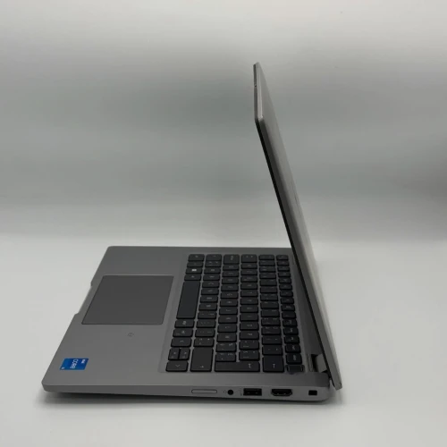 Dell Latitude 5330 / i5-1235U / 16 Go / 256 Go SSD / Tactile
