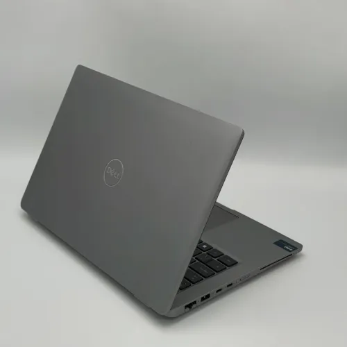 Dell Latitude 5450 / Ultra 7 165U vPro / 16 Go DDR5 / 512 Go SSD / 14 FHD