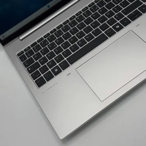 HP ELITEBOOK 860 G11 / Ultra 5 125U / 16 FHD / État Neuf