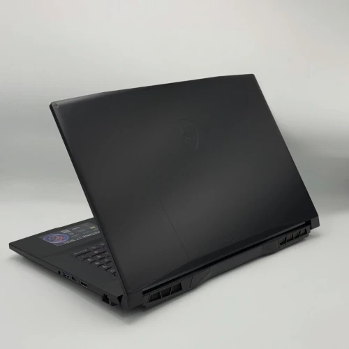 MSI Katana 17 B13U / i5-13420H / 16 Go DDR5 / RTX 3050 / 144Hz