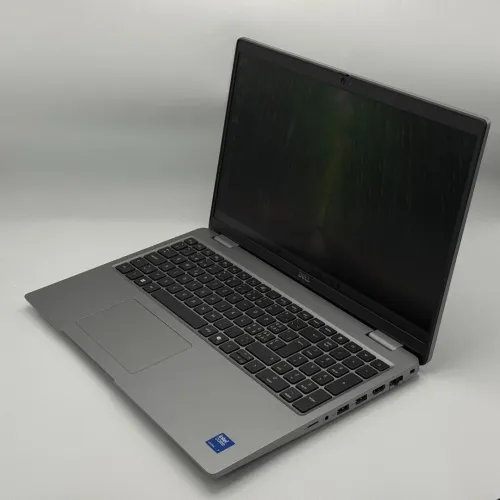 Dell Latitude 5550 / Ultra 7 165H / 16 Go DDR5 / 512 Go SSD / 15.6 FHD
