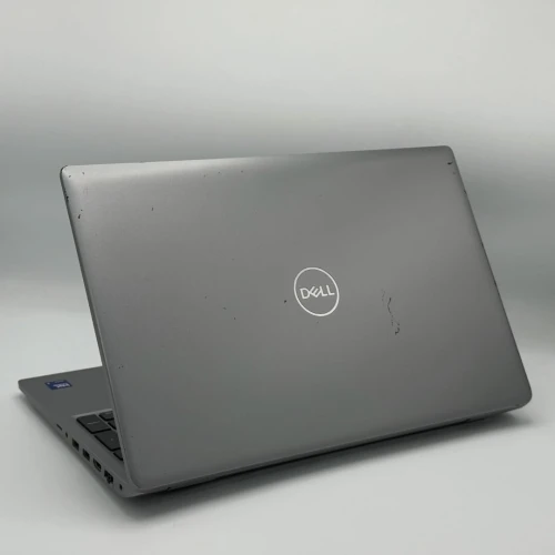 Dell Precision 3590 / Ultra 5 125U / 32 Go DDR5 / 512 Go SSD / 15.6 FHD