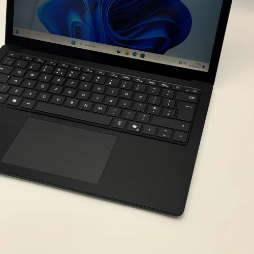 SURFACE LAPTOP 6 For Business / ULTRA 5 135H / 16Go DDR5X / 256Go SSD / 13.4 QHD Tactile