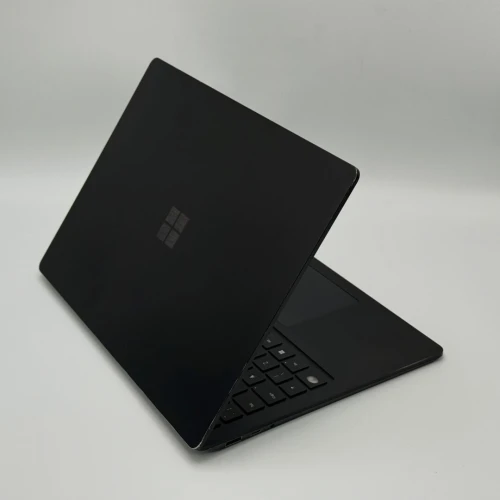Microsoft Surface Laptop 5 / i5-1245U / 16 Go DDR5X / 256 Go SSD / 13.4 2K Tactile