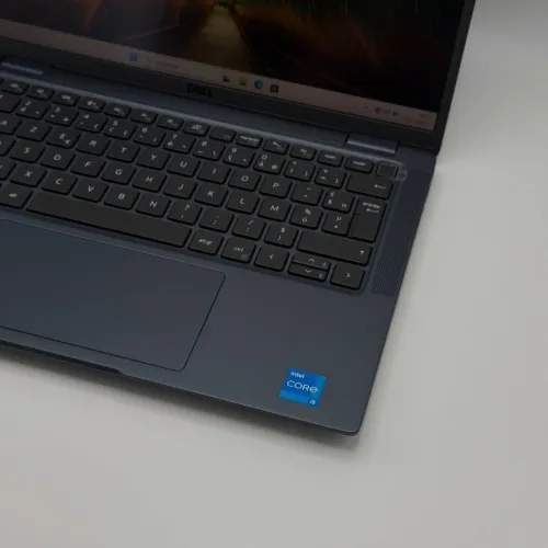 Dell Latitude 7350 / i5-1345U / 16 Go DDR5 / 256 Go SSD / 13.3 FHD+ Tactile