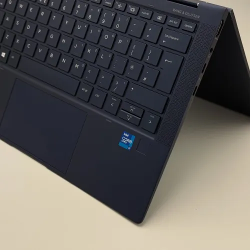 HP Elite Dragonfly G2 x360 / i7-1185G7 / 32 Go / 256 Go SSD / Tactile Premium
