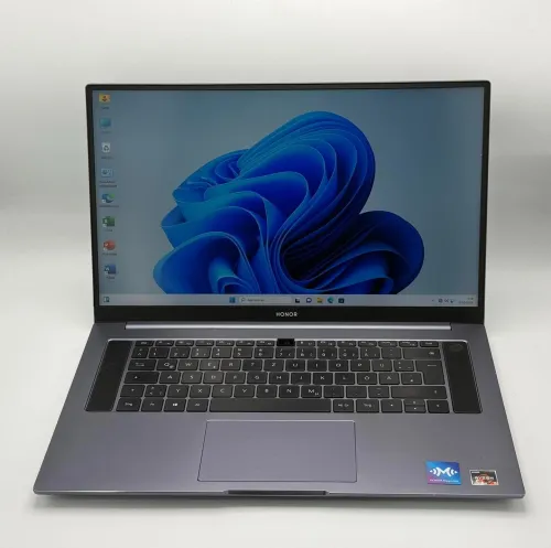 Honor MagicBook Pro 16 / Ryzen 5 4600H / 16 Go DDR4 / 512 Go SSD NVMe / 16 FHD