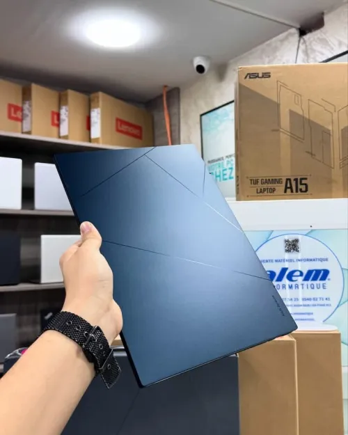 ASUS ZENBOOK 14 / 12th I5-1240P / 8Go DDR5 / 512SSD / 14 2.8K 
