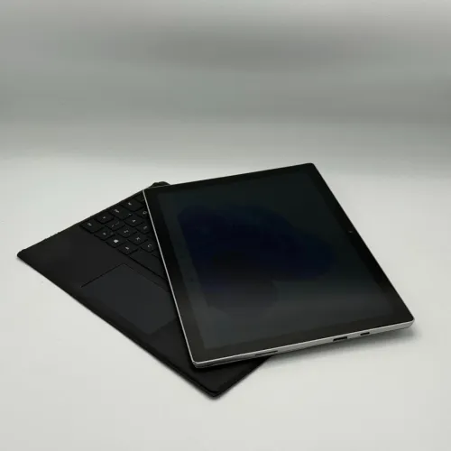 Microsoft Surface Pro 7+ / i7-1165G7 / 16 Go DDR4X / 256 Go SSD NVMe / 12.3 3K Tactile
