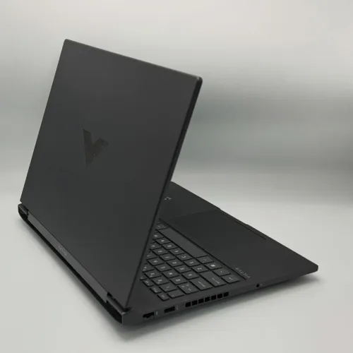 HP Victus 16 / i7 13620H / 16 Go DDR5 / 512 Go SSD / RTX 4060 8 Go / 16.1 QHD 240 Hz