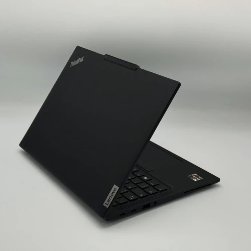 Lenovo ThinkPad X13 Gen 4 Magnesium / Ryzen 5 Pro 7540U / 16 Go DDR5 / 13.3 FHD+