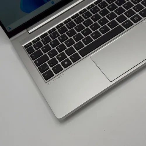 HP EliteBook 640 G10 Tactile / i5-1345U / 16 Go DDR4 / 512Go SSD / 14 FHD