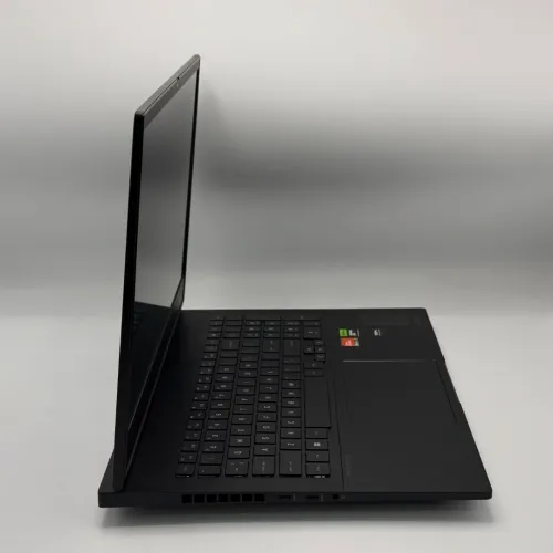 HP OMEN 16 / RYZEN 7 7840H / 16Go DDR5 / 512SSD / NVIDIA RTX 4060 8Go / 16 FHD 165Hz