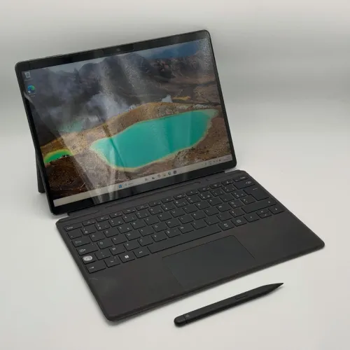 MICROSOFT SURFACE PRO 9 / i7-1255U / 16Go DDR5 / Tactile 3K 120Hz + Stylet