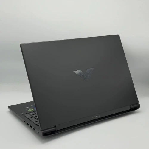 HP Victus 16 / i7-13620H / 16 Go DDR5 / RTX 4060 / 165Hz