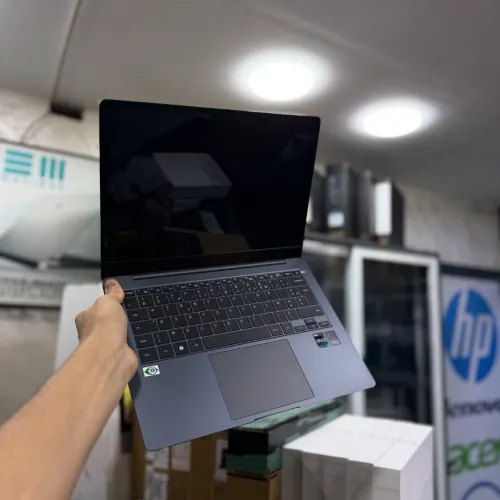 SAMSUNG GALAXYBOOK 3 PRO / 13th I5-1340P / 8Go DDR5 / 256SSD / 14 3K AMOLED