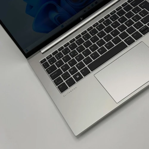 HP EliteBook 845 G10 / Ryzen 5 7545U / 16 Go / 512 Go SSD / 14 FHD+ Tactile