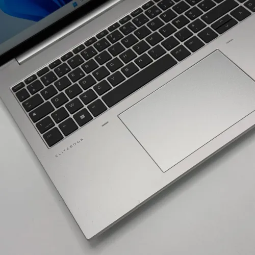 HP ELITEBOOK 860 G9 / 12th I5-1235U / 8Go DDR5 / 256SSD / 16 FHD+