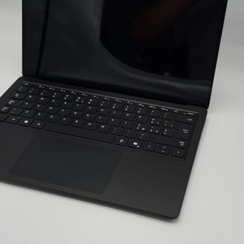 MICROSOFT SURFACE LAPTOP 7 / SnapDragon X Elite / 16Go DDR5X / 1To SSD / 13.4 QHD HDR Tactile