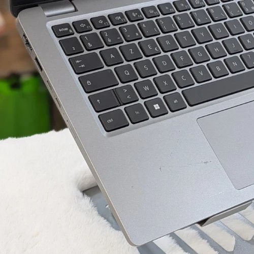 Dell Latitude 5450 ultra 5 135U 16-256