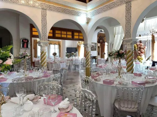 LOCATION CHAISES TABLES ET VAISSELLES
