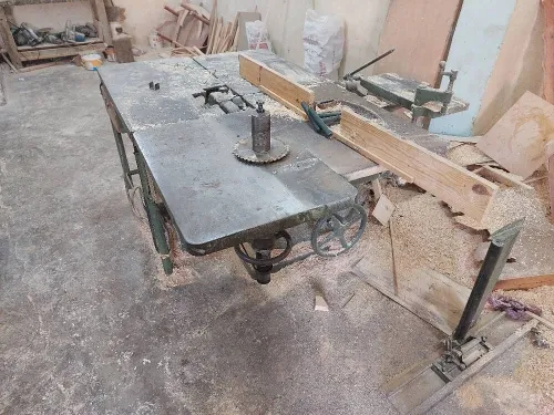 Machine de menuiseries bois  عتاد نجارة الخشب