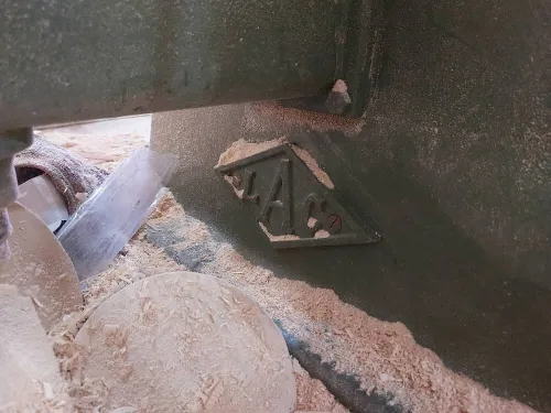 Machine de menuiseries bois  عتاد نجارة الخشب