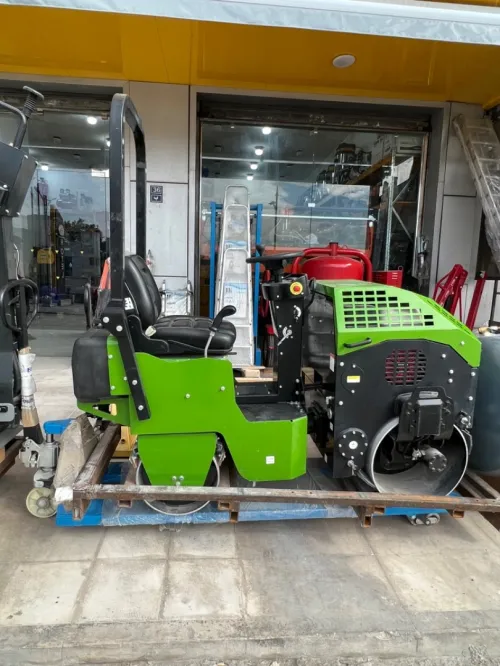ROULEAU COMPACTEUR / 2 CYLENDERS 840KG - CONDUCTEUR /  2 CYLENDERS 860-730KG / 1 CYLENDER 298KG