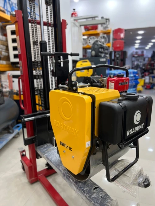 ROULEAU COMPACTEUR / 2 CYLENDERS 840KG - CONDUCTEUR /  2 CYLENDERS 860-730KG / 1 CYLENDER 298KG