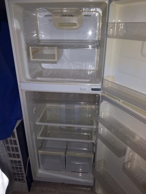 Avandre un réfrigérateur Samsung D frost bon etat