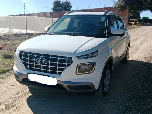 Hyundai Venue  2023 Venue ess