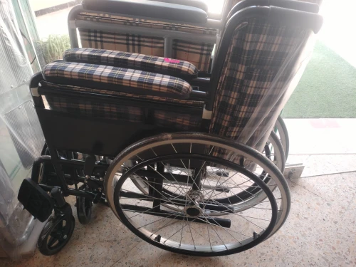Fauteuil roulant simple et Imc gro/détail 