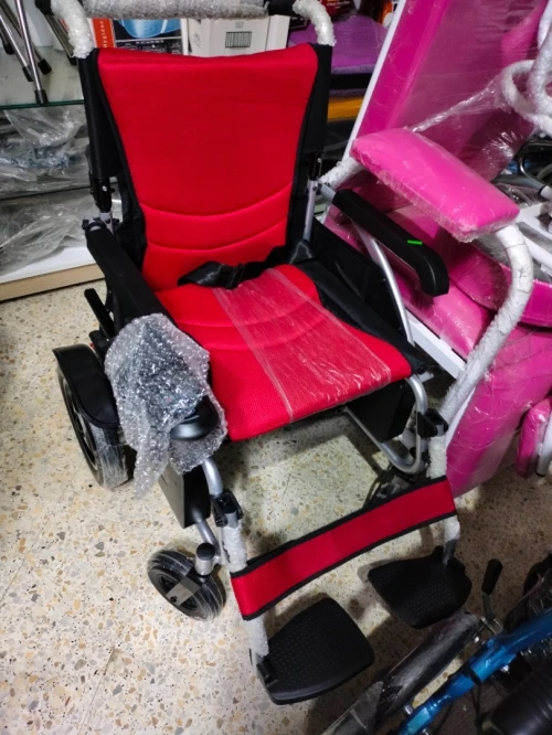 Fauteuil roulant simple et Imc gro/détail 