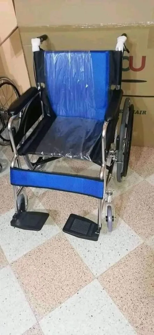 Fauteuil roulant adultes et enfants 