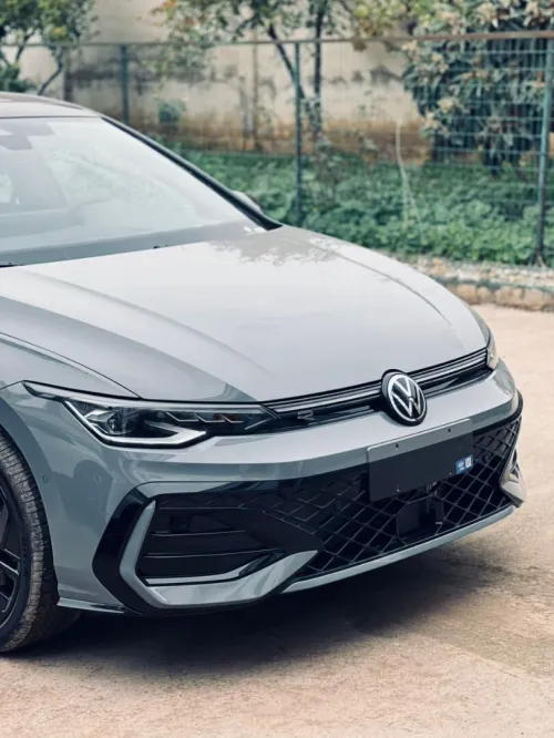 Volkswagen Golf 8 2025 R-Line