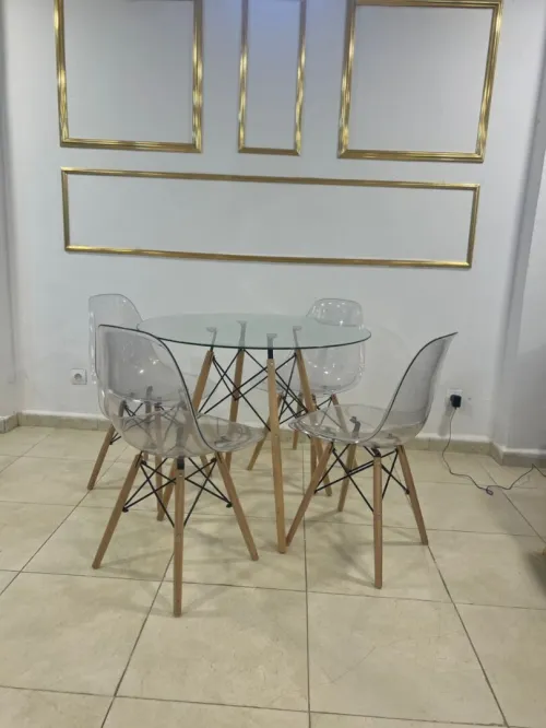 TABLE DE CUISINE EN VERRE IMPORTATION 04 CHAISES 