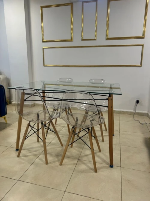 TABLE DE CUISINE EN VERRE IMPORTATION 04 CHAISES 