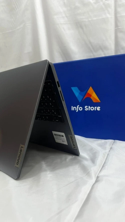 Lenovo IdeaPad Slim 3 15IRU8