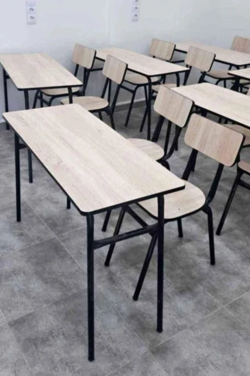 TABLE SCOLAIRE AVEC 02-03-04 CHAISES