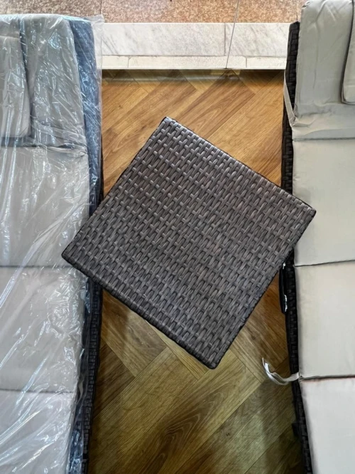 DEUX CHAISES LONG AVEC TABLE BASSE EN ROUTIN IMPORTATION MALAISIE