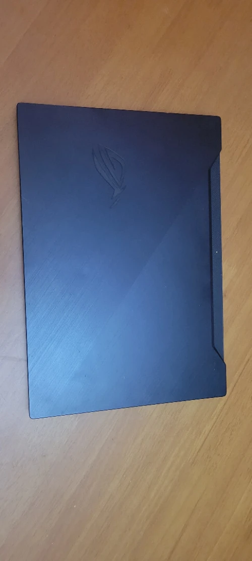 Asus ROG Zephyrus M15 I7-10750H 40GB ram 1.5TB SSD RTX 2070 MAX Q 8GB 240Hz