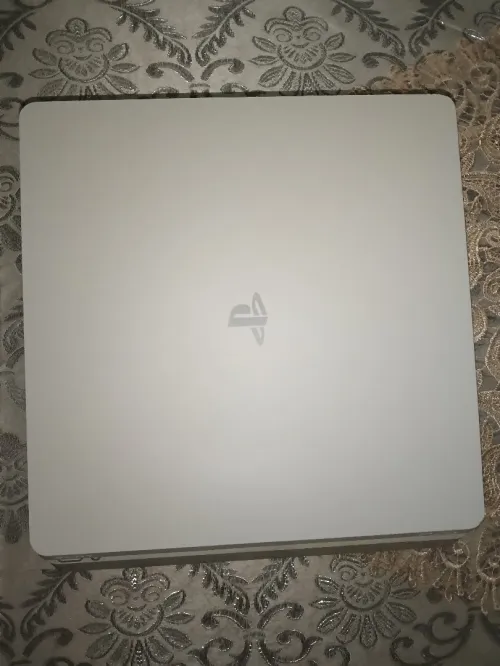 Ps4 slim édition blanche en ligne version 13.52