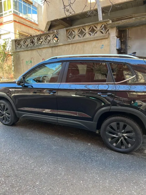 Volkswagen Taos 2024 SE Black 