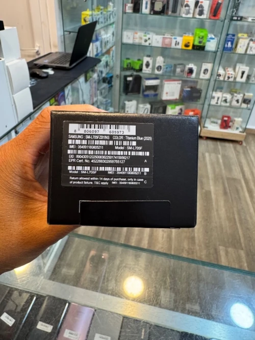 Samsung galaxy watch  ultra  (2) 2025 bleu 