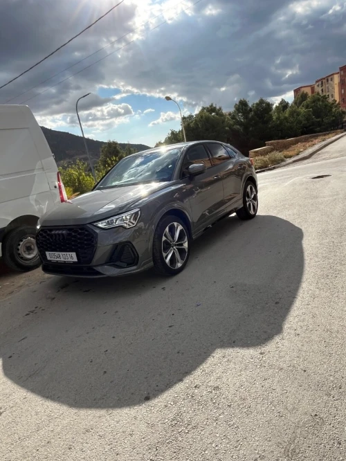 Audi Q3 2023 S lin