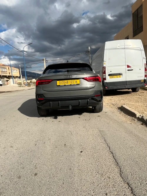 Audi Q3 2023 S lin