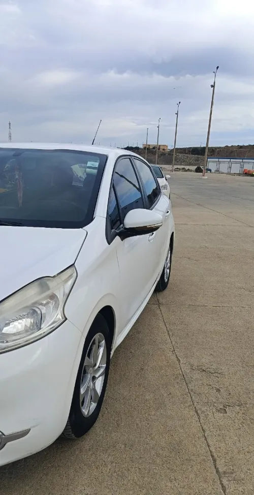 Peugeot 208 2012 Hdi
