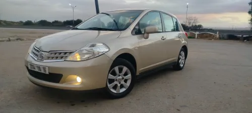 Nissan Tiida 5 portes 2010 
